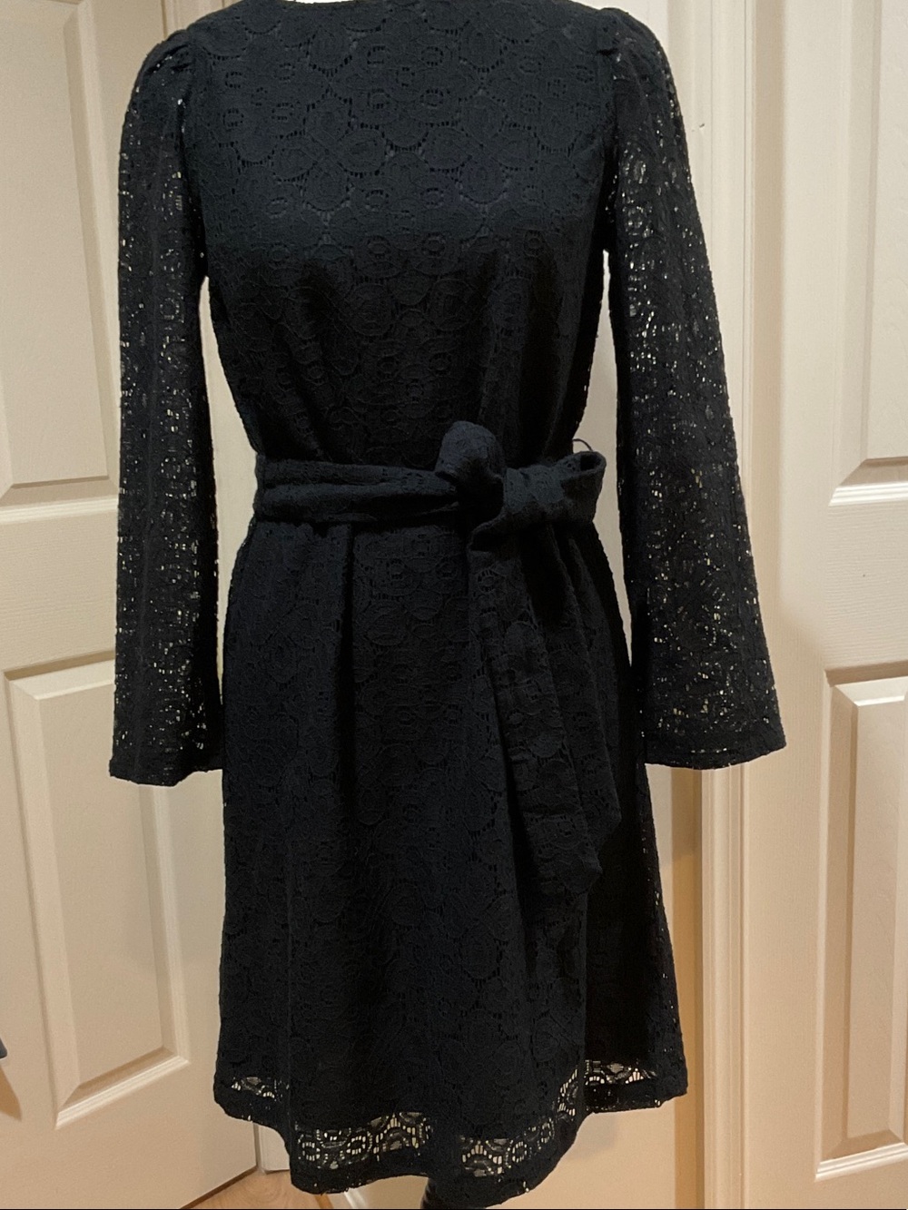 Ann Taylor Factory Black Cotton Lace Tie-Waist Longsleeve Dress